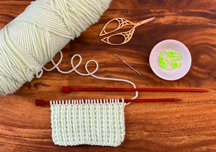 broken rib knit stitch pattern worked in white yarn broken rib knit stitch pattern worked in white yarn
