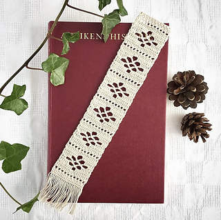 Torun Johansson's free filet crochet bookmark on Ravelry