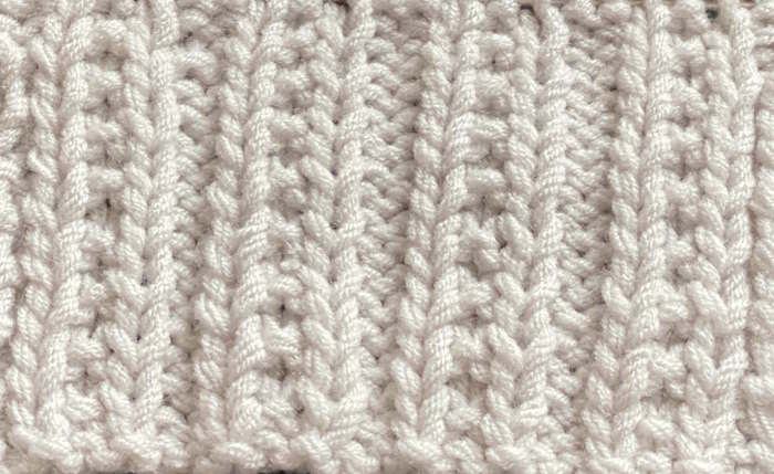 A close up the Beaded Rib Stitch  knit pattern, right side