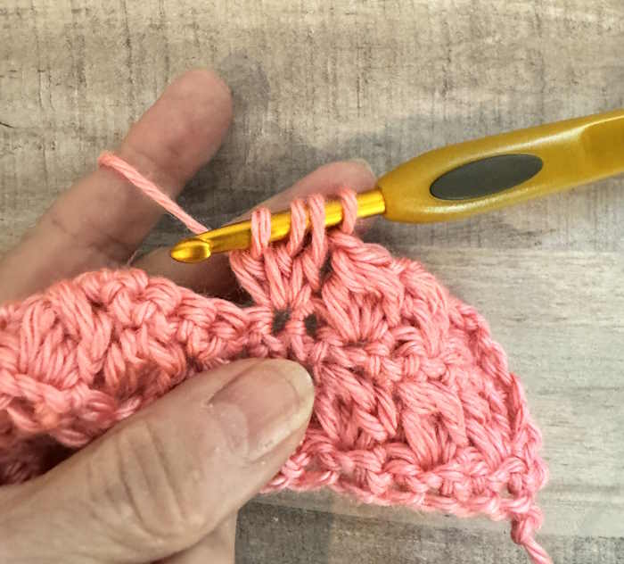 Bobble crochet stitch 4 loops on hook