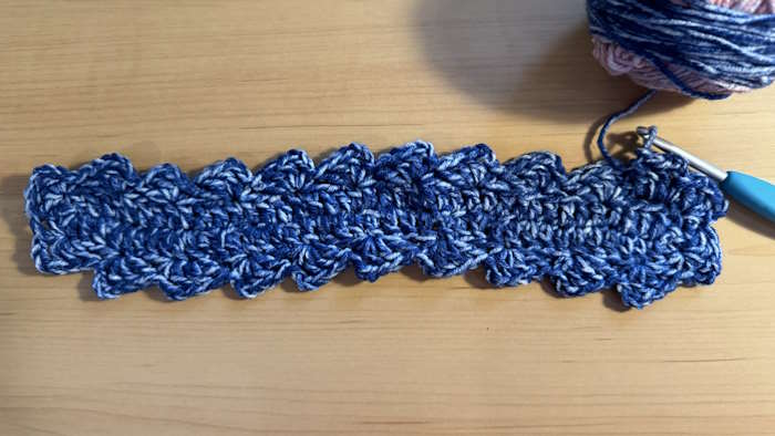 The first pattern stitch for the crochet hatch stitch 
