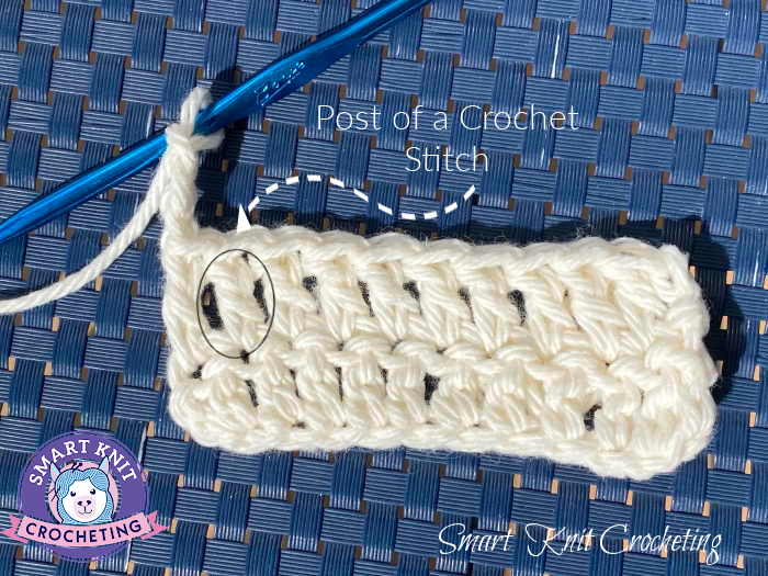 Diagram of the post of a double crochet stitch.