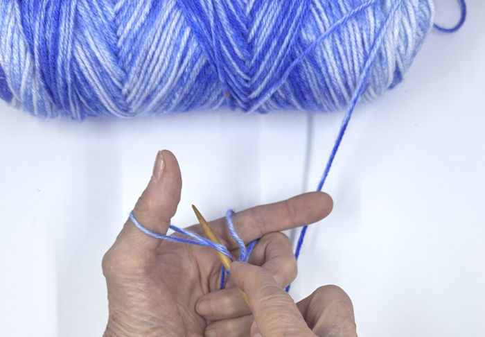 German Twisted Cast On step 4 German Twisted Cast On step 4