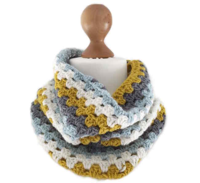 Granny Stripe Cowl free pattern