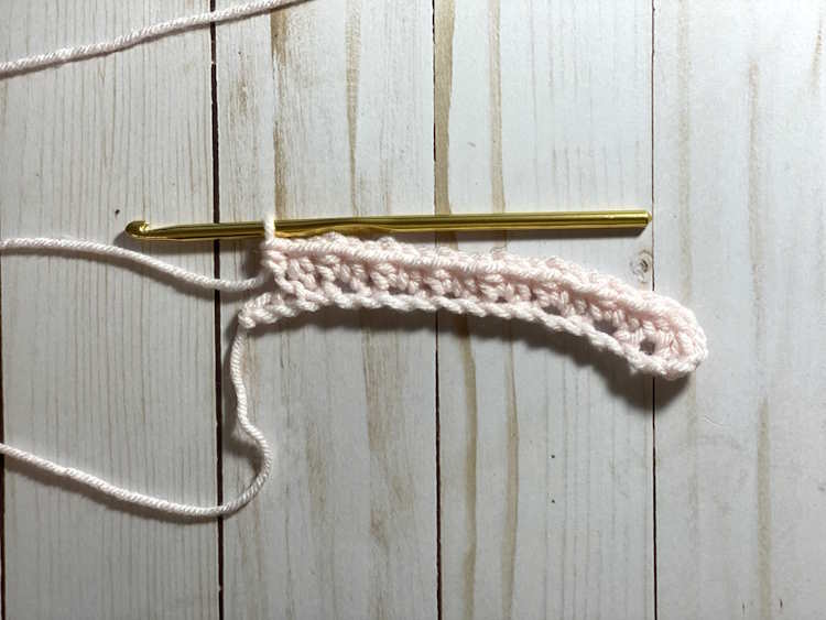 half double crochet v stitch step 4