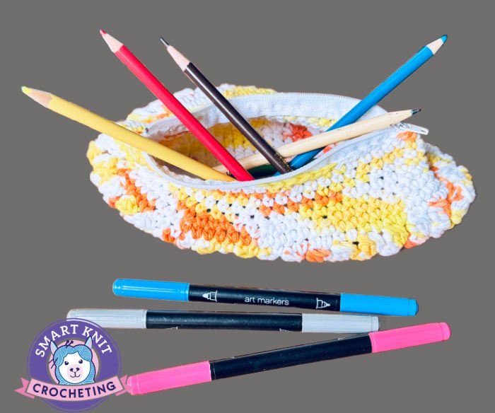 The Hdc cluster makeup bag is shown how to use with markers and pencils